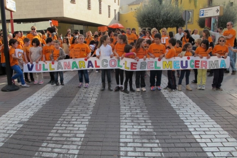 Xiquets i xiquetes de 3 anys, reivindiquen estudiar en el Cremona, el mateix centre que els seus germans
