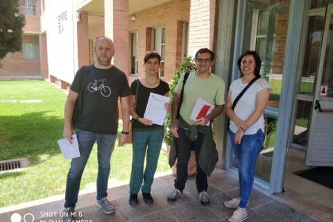 Representants de STEPV després de registrar en Conselleria la petició