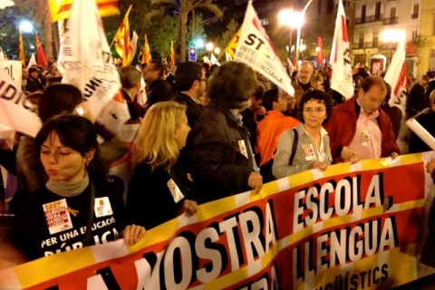 Pancarta d'STEPV, USTEC i STEi ahir a Castelló amb lema: 