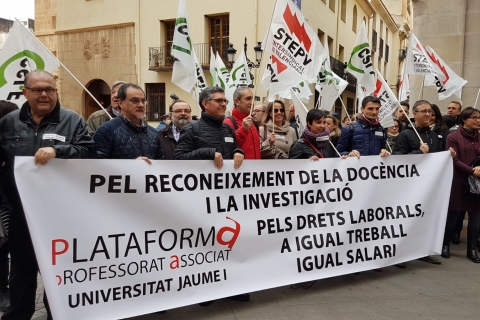 Concentracio a Castelló del professorat associat de l'UJI