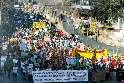 Manifestació contra la LEC a Catalunya que introdueix la possibilitats d'establir perfils de professorat