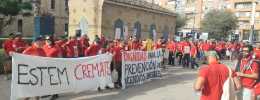 Els vigilants d’incendis aconsegueixen un compromís per a ampliar el servei, però sense signatura i sense millores salarials, el conflicte continua