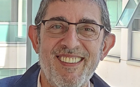 Rafael Castelló distingit amb la Medalla d’Honor 2024 de la Xarxa Vives d’Universitats