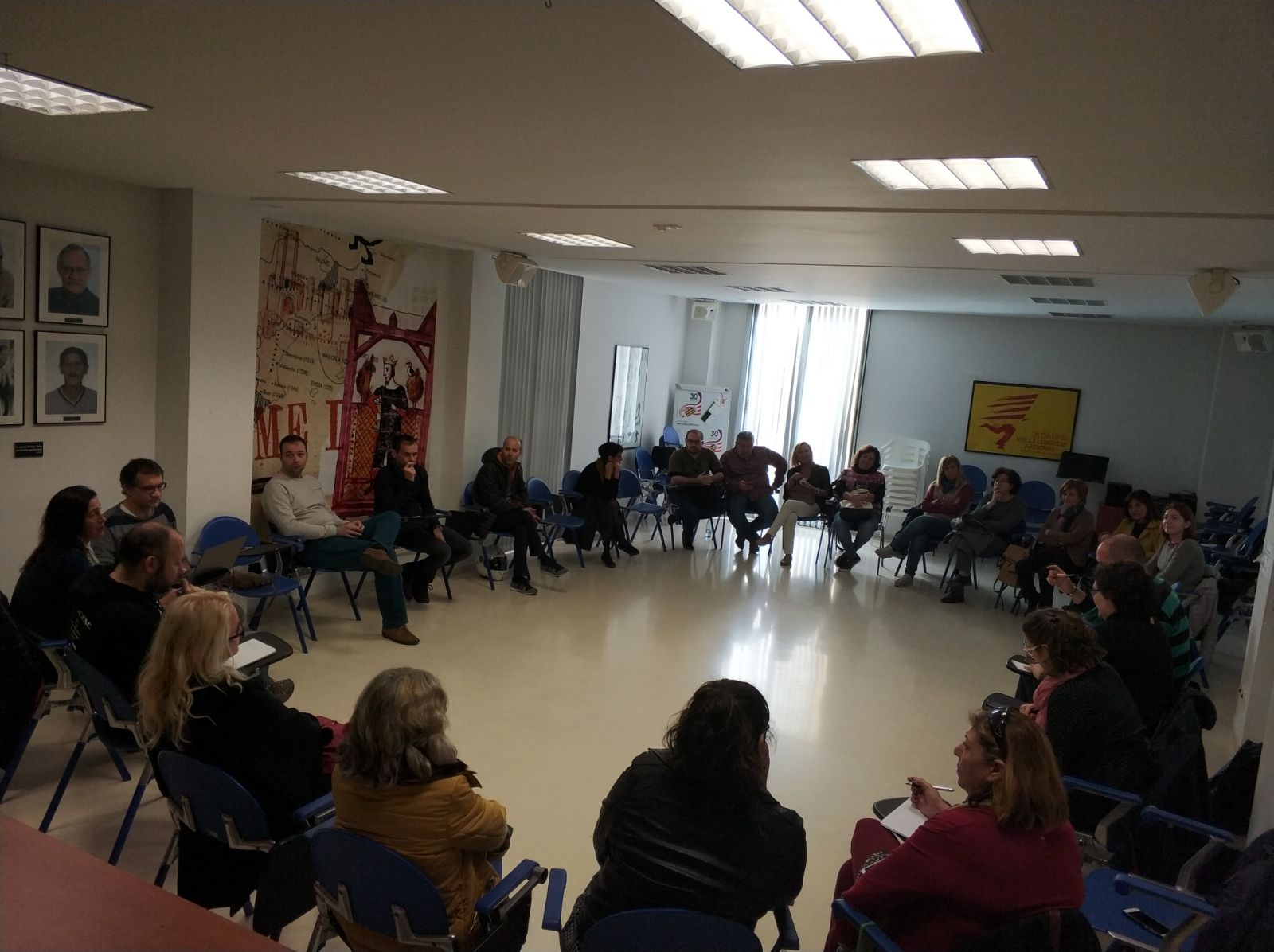 Un moment de l'assemblea de dissabte a Gandia