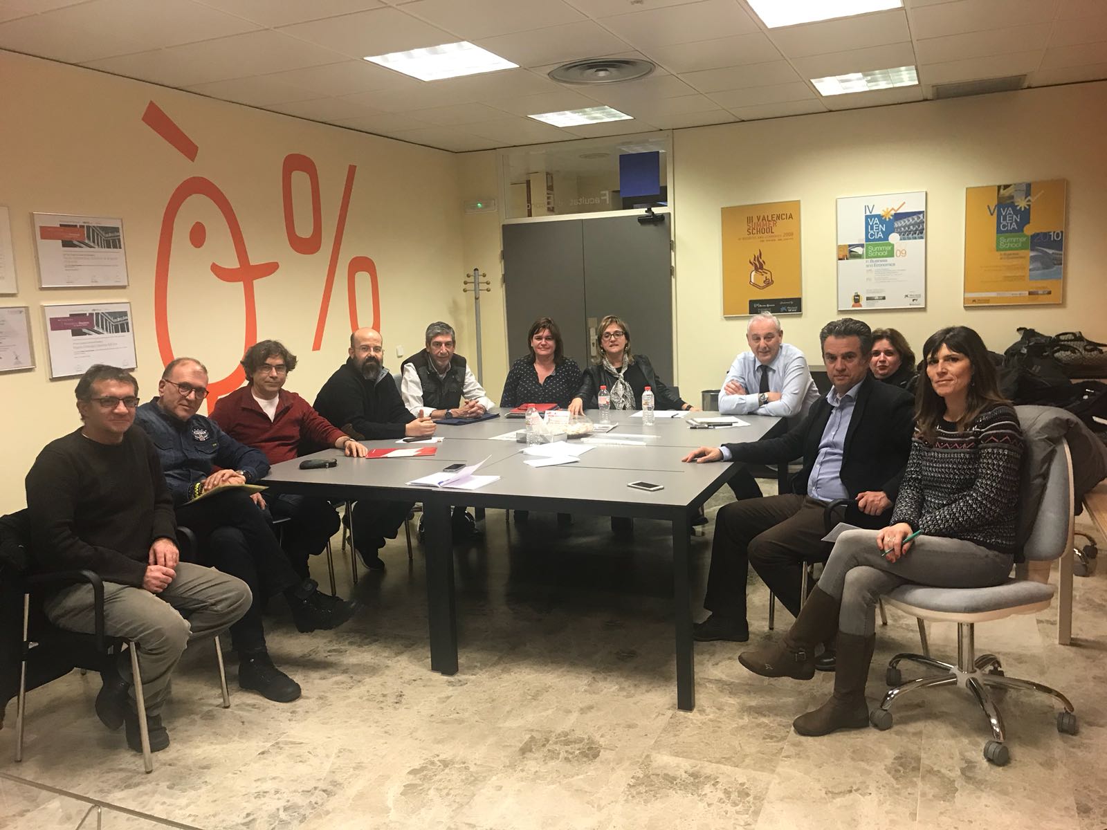Un moment de la reunió de STEPV amb Garcia Benau i part del seu equip
