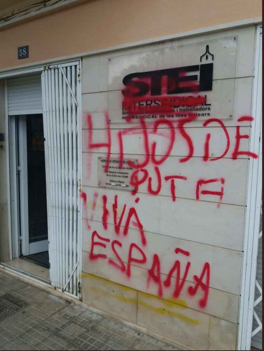 Imatge de la seu d'STEi amb les pintades