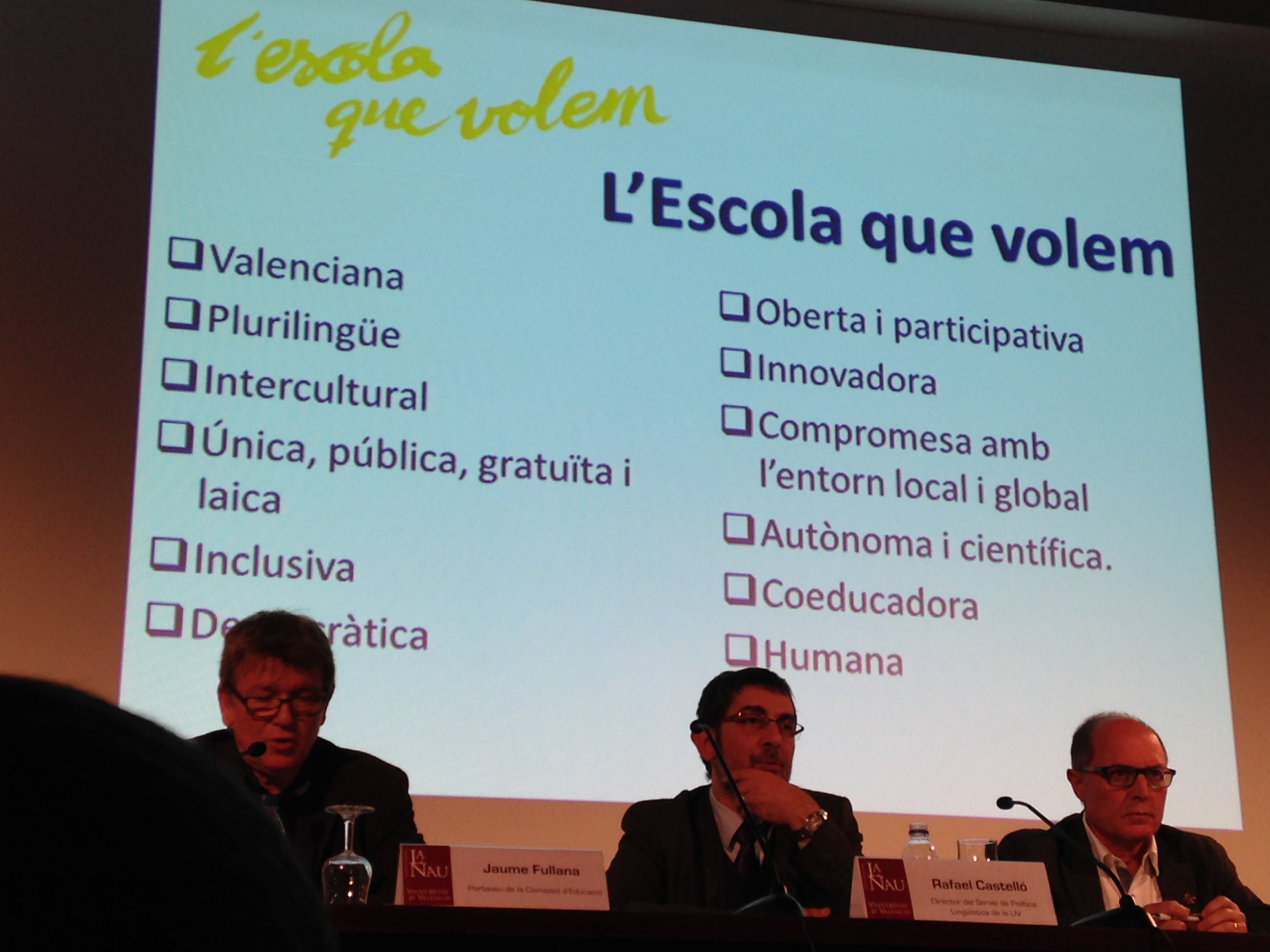 Jaume Fullana, de la Comissió d'Educació d'Escola Valenciana, presenta els eixos de 